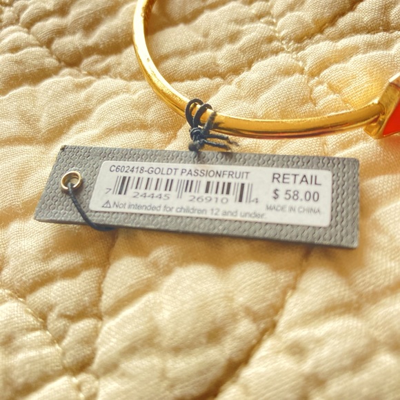 VINCE CAMUTO GOLD TONE
"PASSIONFRUIT" NEON CORAL SET
STONE CUFF BRACELET NWT - Picture 3 of 3